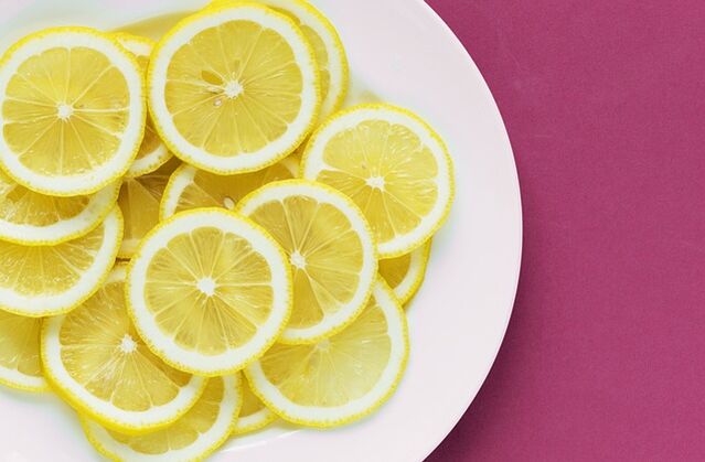 Лимон потенциалды стимулдаштыруучу С витаминин камтыйт